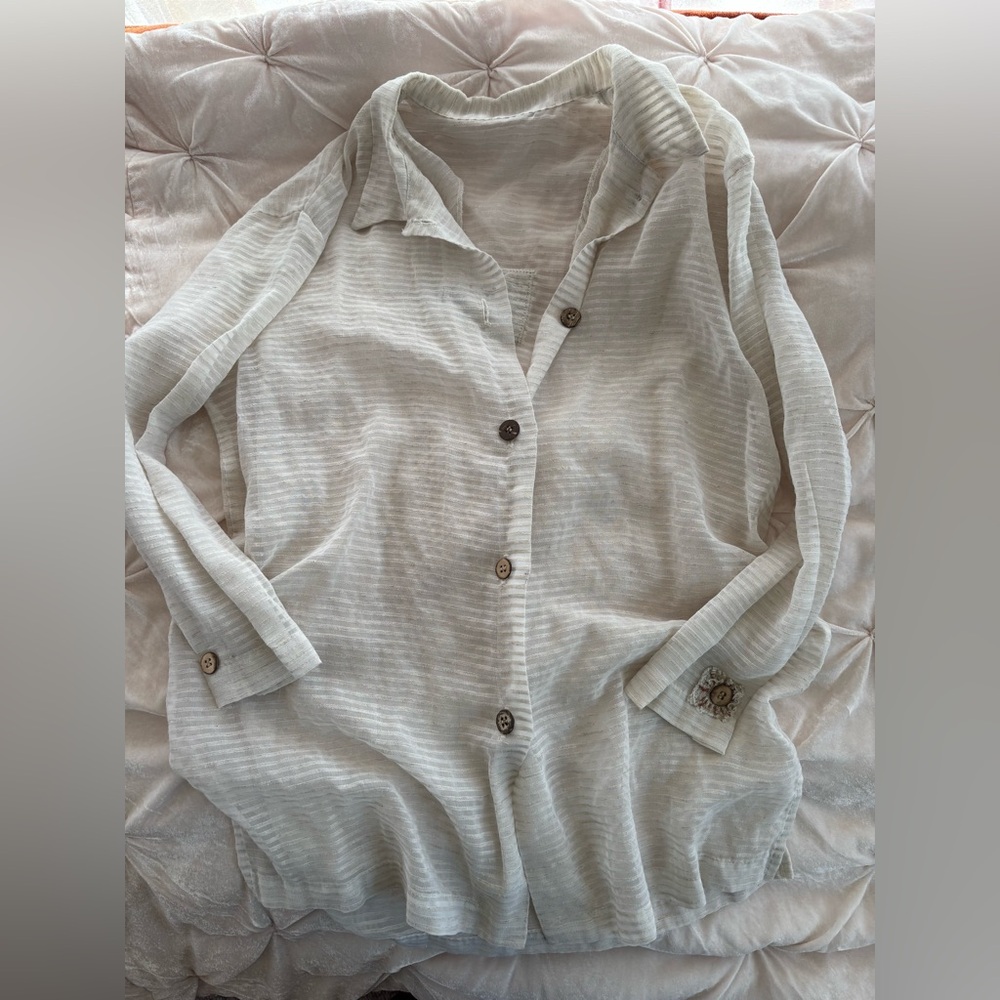 Kd Spring Womens sheer cream linen stripe top wood button NWOT sz S